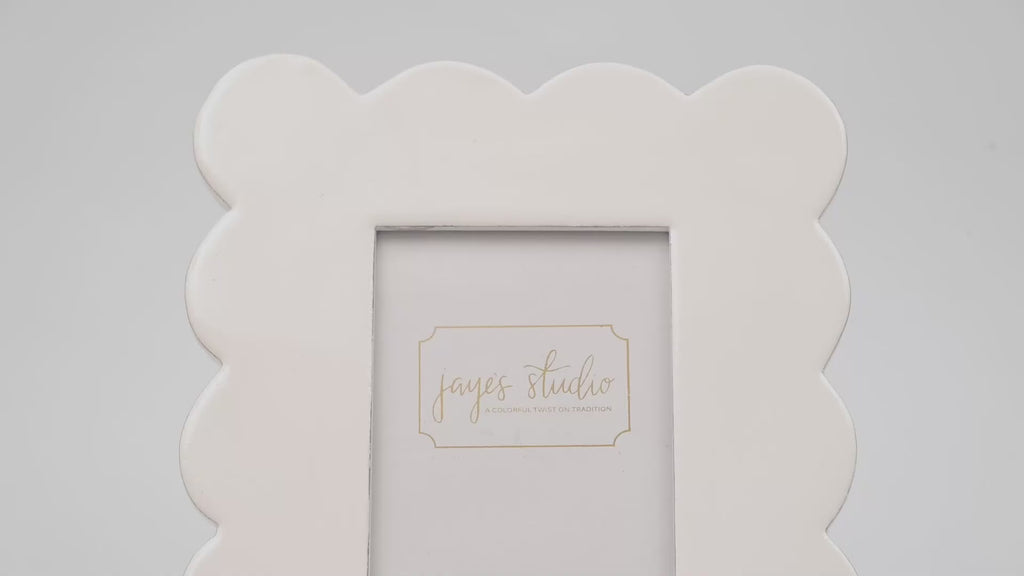 Gracie Scalloped Photo Frame