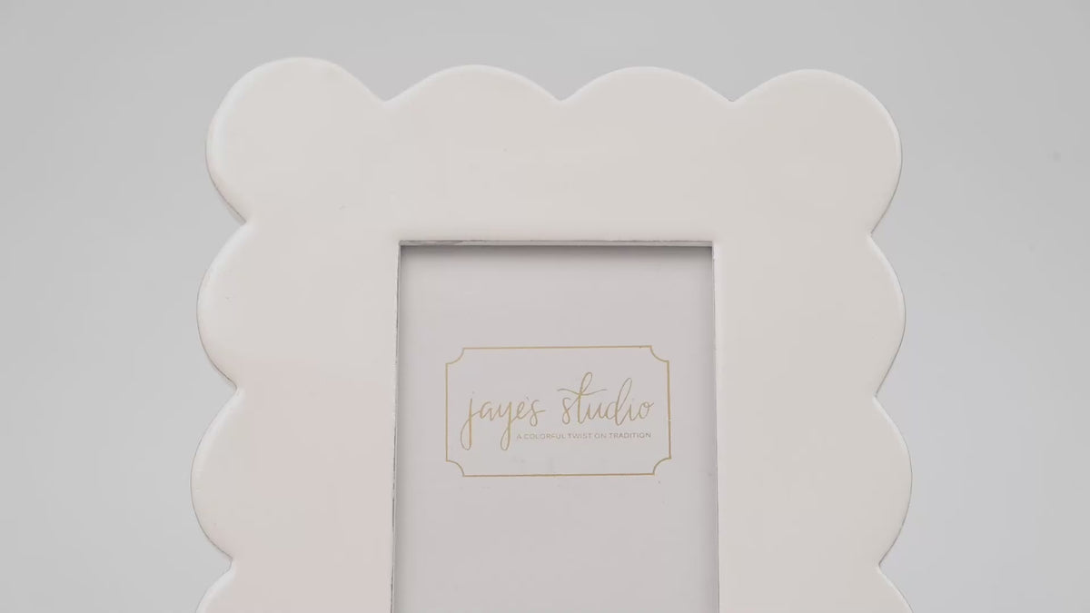 Gracie Scalloped Photo Frame