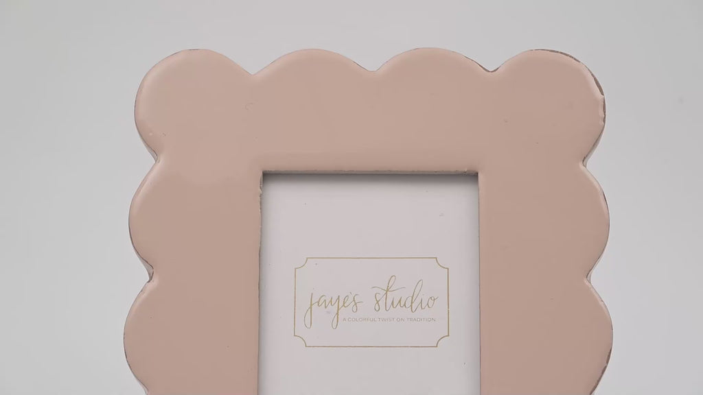 Gracie Scalloped Photo Frame