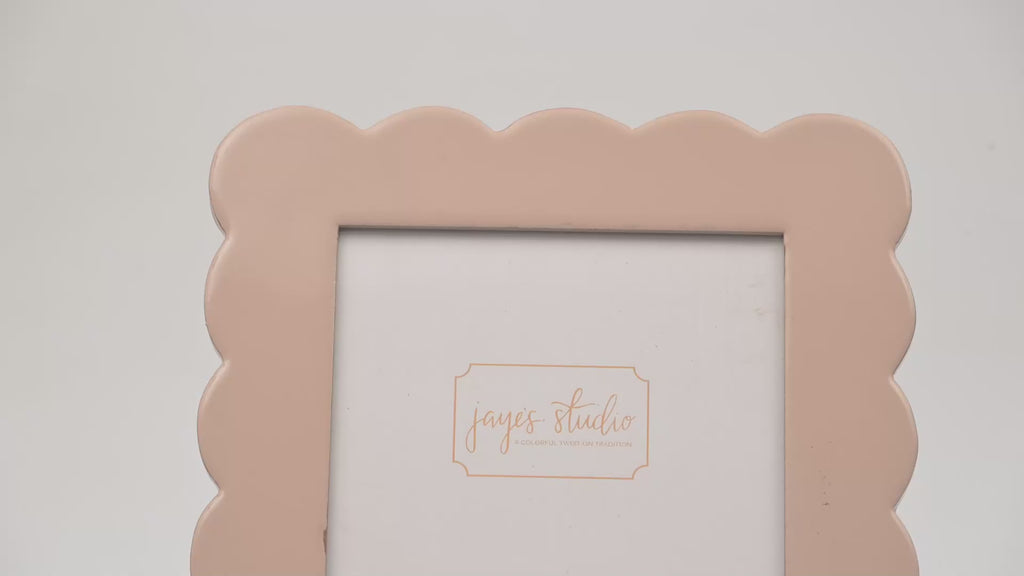 Gracie Scalloped Photo Frame