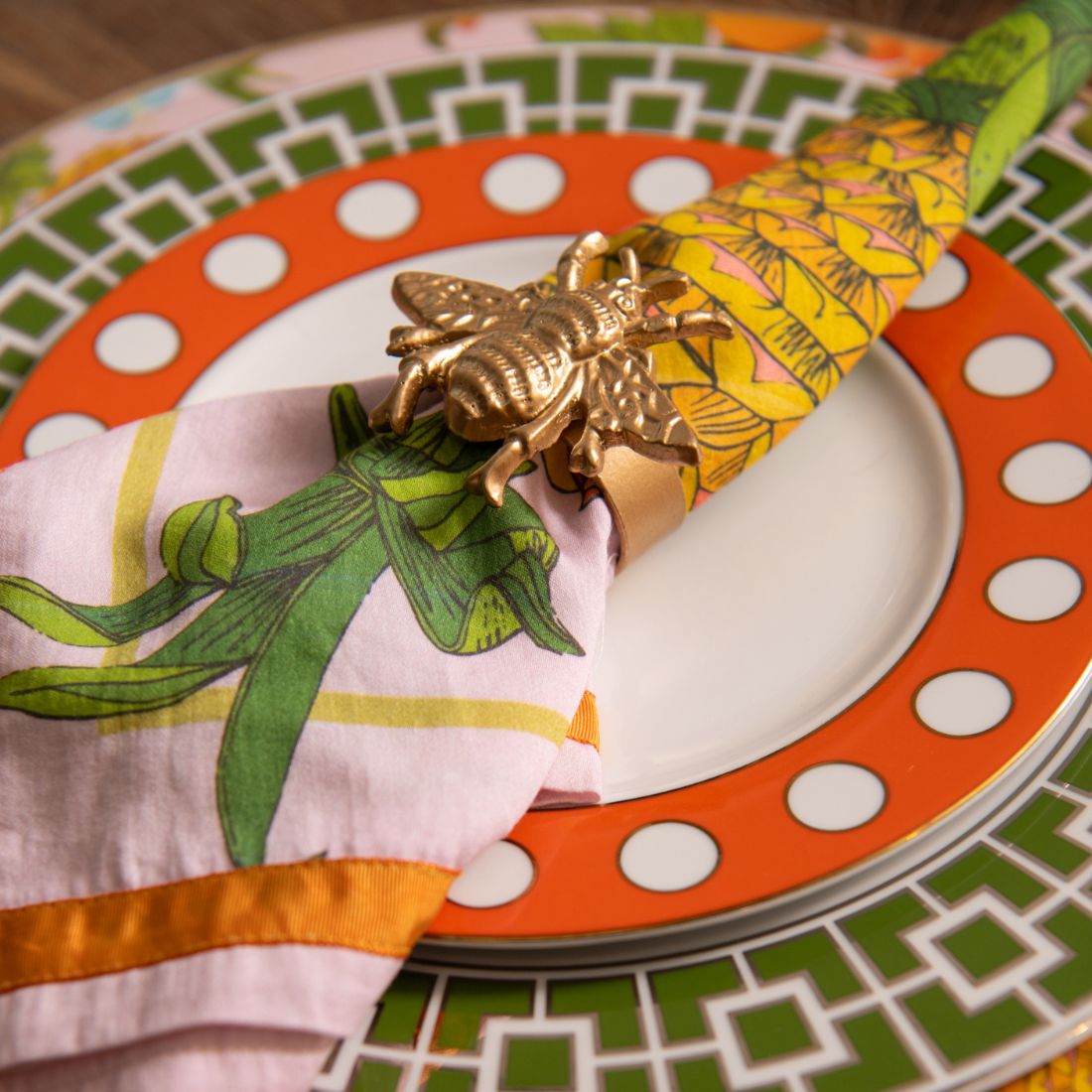 Regency Gold Bee Napkin Rings for Dinnerware, Serving, Dinning, Table scape, entertaining (4pk) - Napkin Rings from Jaye's Studio